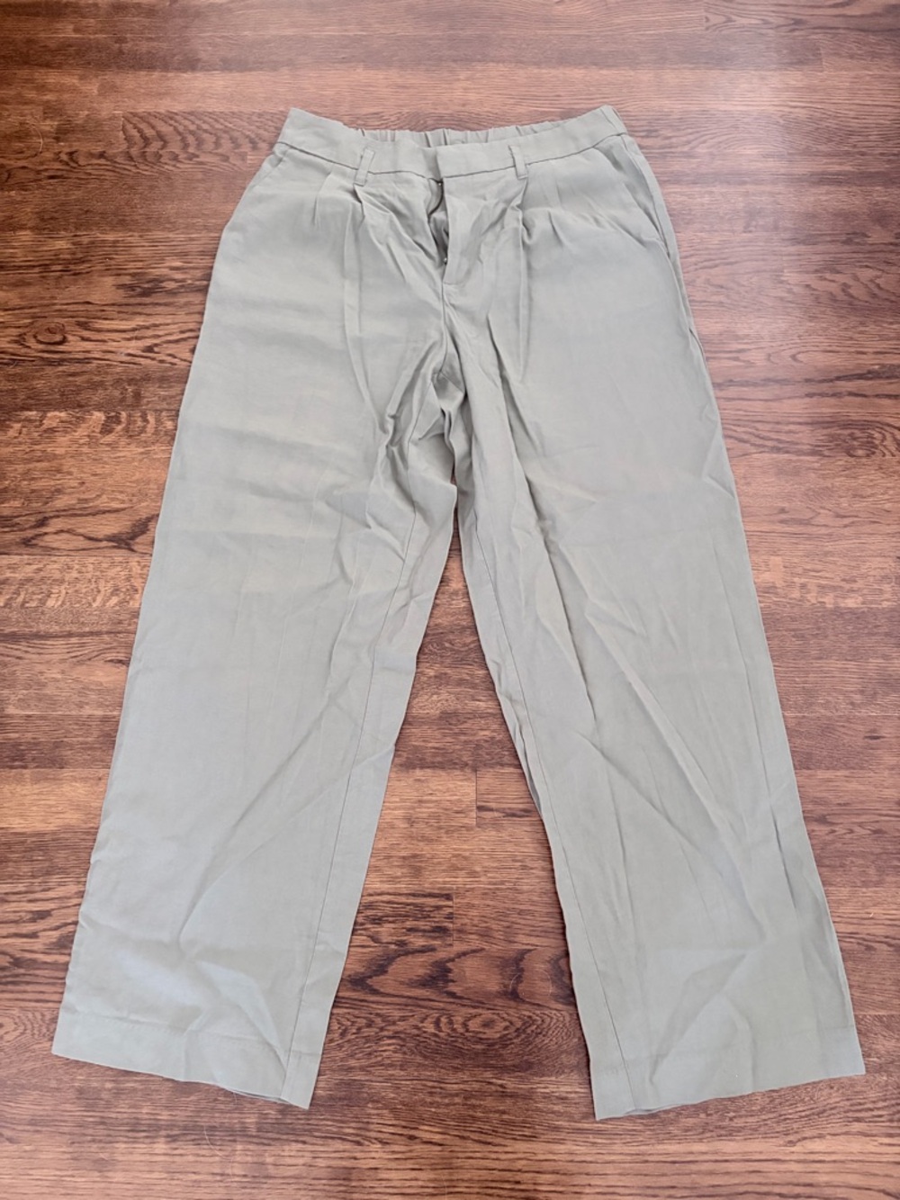 Women’s Olive Green Classic Pleated Dress Pants